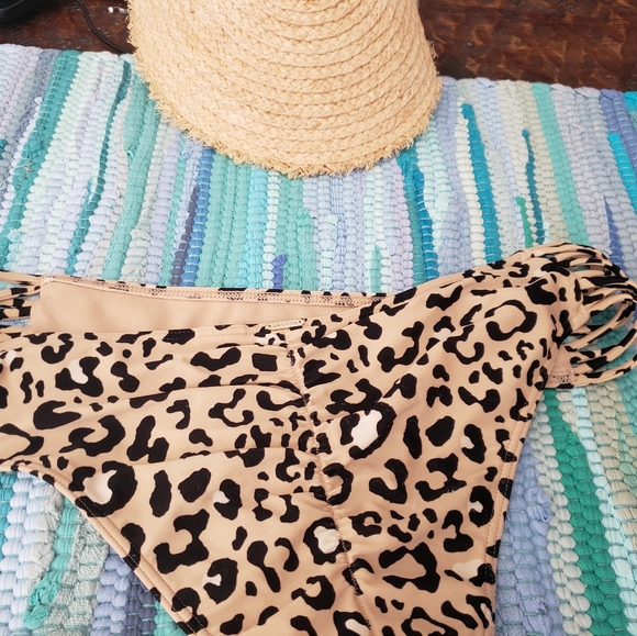 CHEEKINI BIKINI BOTTOMS - Picture 7 of 7